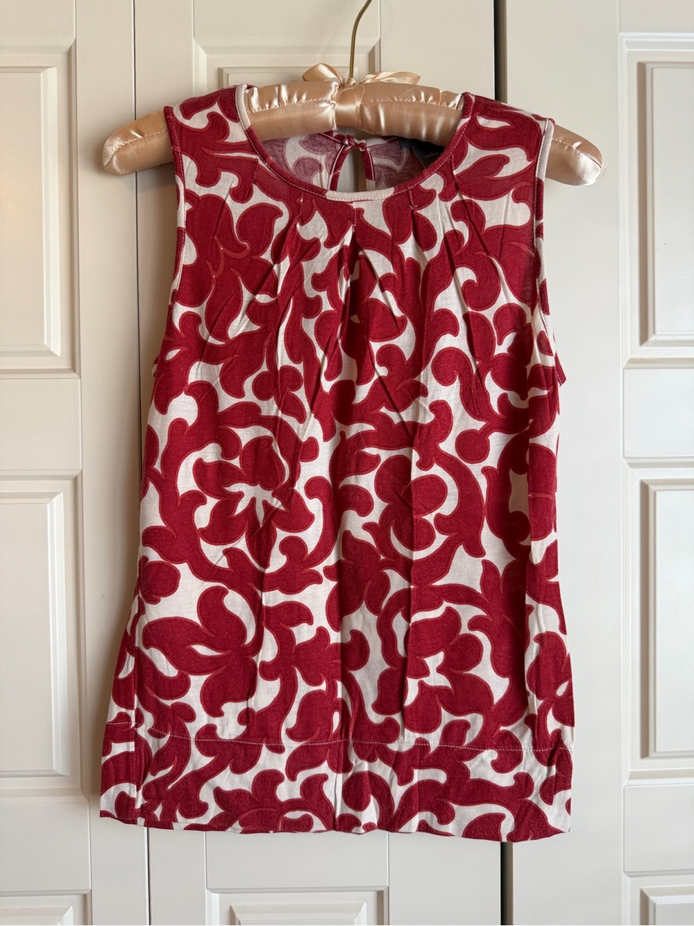 Ann Taylor Red, cream floral Sleeveless Top, S